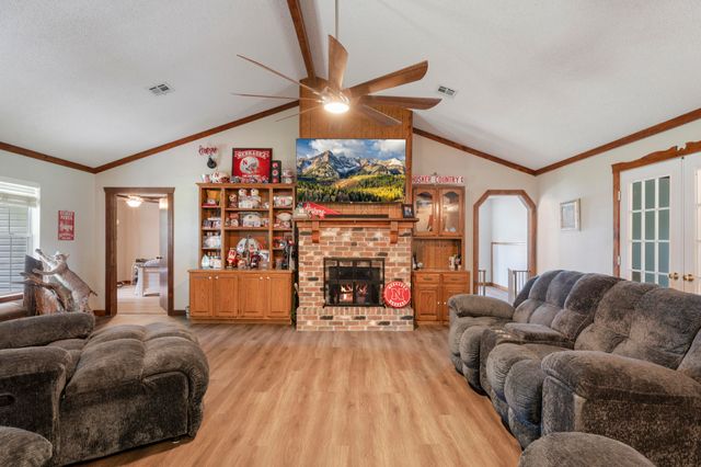 602 N 21st Street, Grove, OK 74344