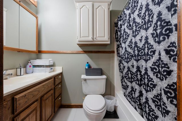 602 N 21st Street, Grove, OK 74344