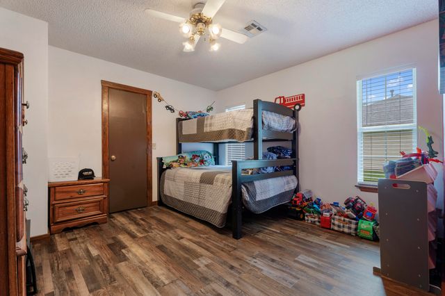 602 N 21st Street, Grove, OK 74344