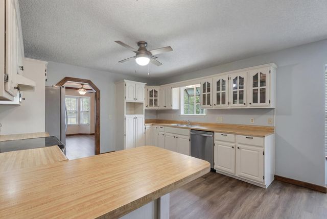 602 N 21st Street, Grove, OK 74344
