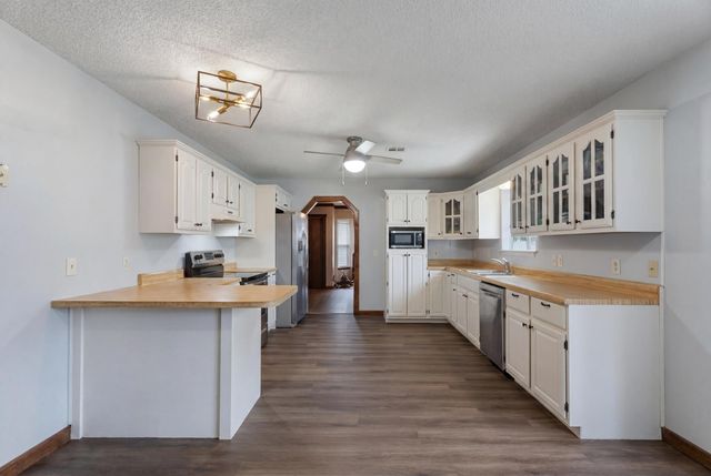 602 N 21st Street, Grove, OK 74344