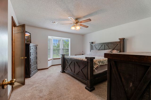 602 N 21st Street, Grove, OK 74344
