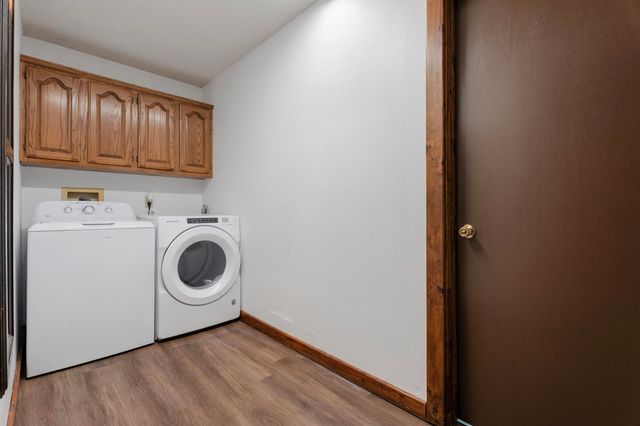 602 N 21st Street, Grove, OK 74344