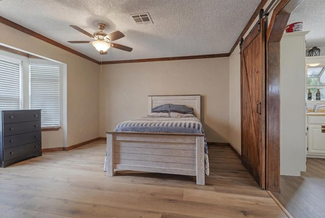 602 N 21st Street, Grove, OK 74344