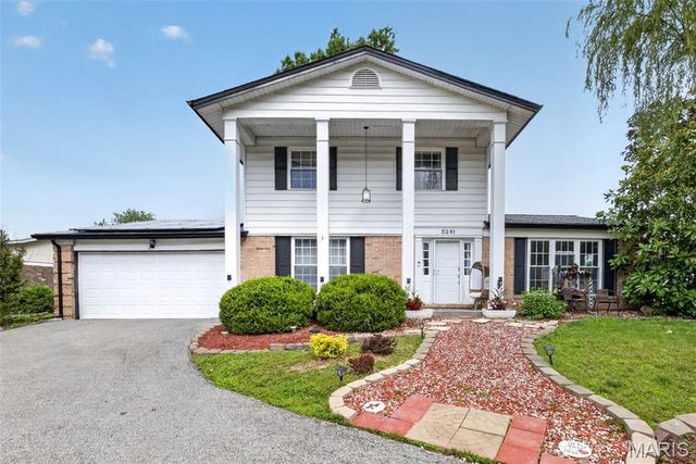 5241 Brass Lantern Place, Mehlville, MO 63128