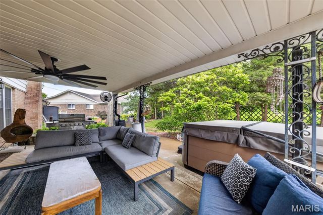 5241 Brass Lantern Place, Mehlville, MO 63128