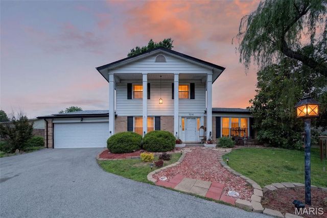 5241 Brass Lantern Place, Mehlville, MO 63128