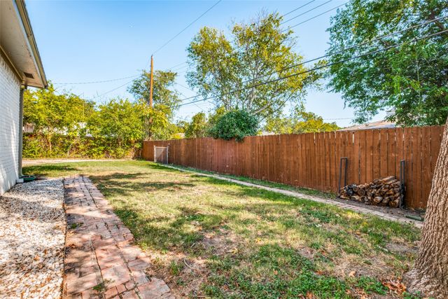 8450 Sweetwater Drive, Dallas, TX 75228