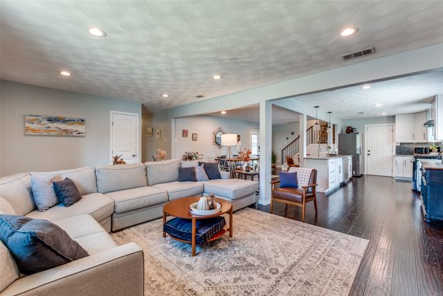 8450 Sweetwater Drive, Dallas, TX 75228