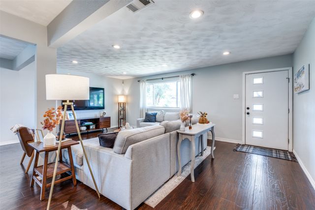 8450 Sweetwater Drive, Dallas, TX 75228