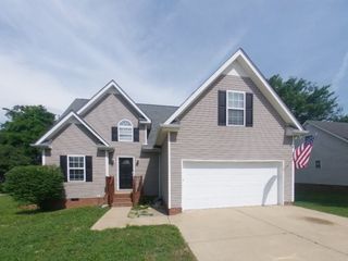 559 Heartland Ln, Murfreesboro, TN 37127