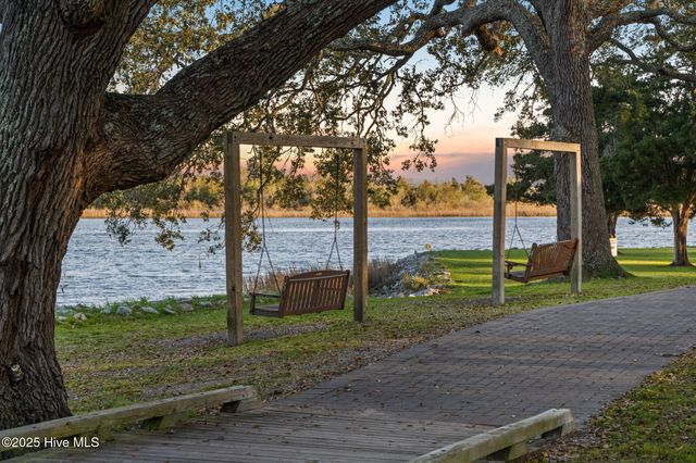 9280 Heritage Drive SW, Calabash, NC 28467