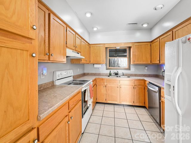 993 Old Marshall Highway, Asheville, NC 28804