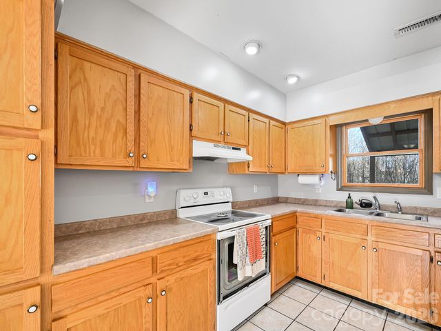 993 Old Marshall Highway, Asheville, NC 28804