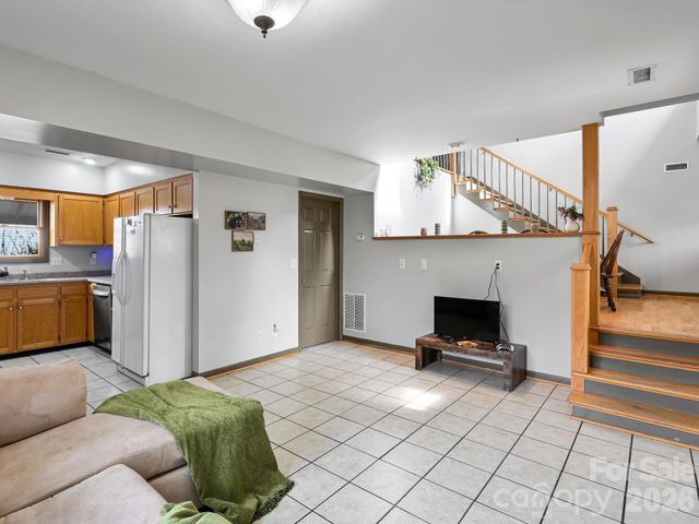 993 Old Marshall Highway, Asheville, NC 28804