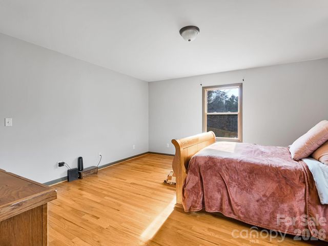 993 Old Marshall Highway, Asheville, NC 28804