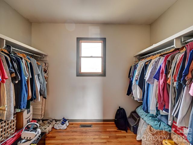 993 Old Marshall Highway, Asheville, NC 28804