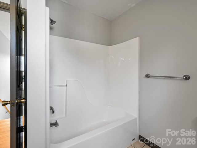 993 Old Marshall Highway, Asheville, NC 28804