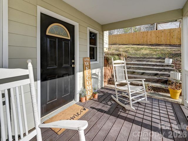 993 Old Marshall Highway, Asheville, NC 28804