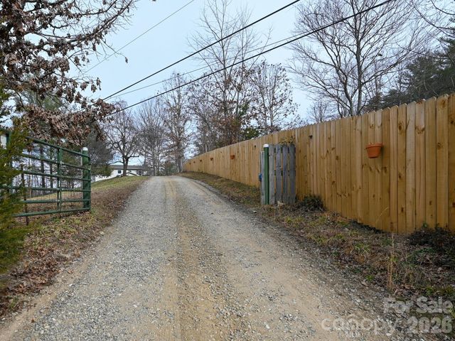 993 Old Marshall Highway, Asheville, NC 28804