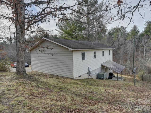993 Old Marshall Highway, Asheville, NC 28804