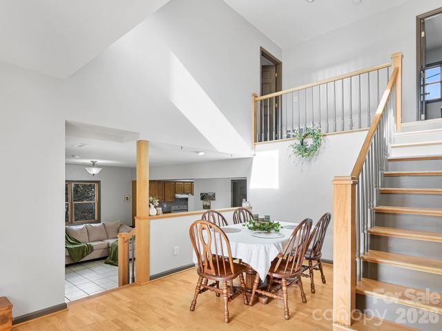 993 Old Marshall Highway, Asheville, NC 28804