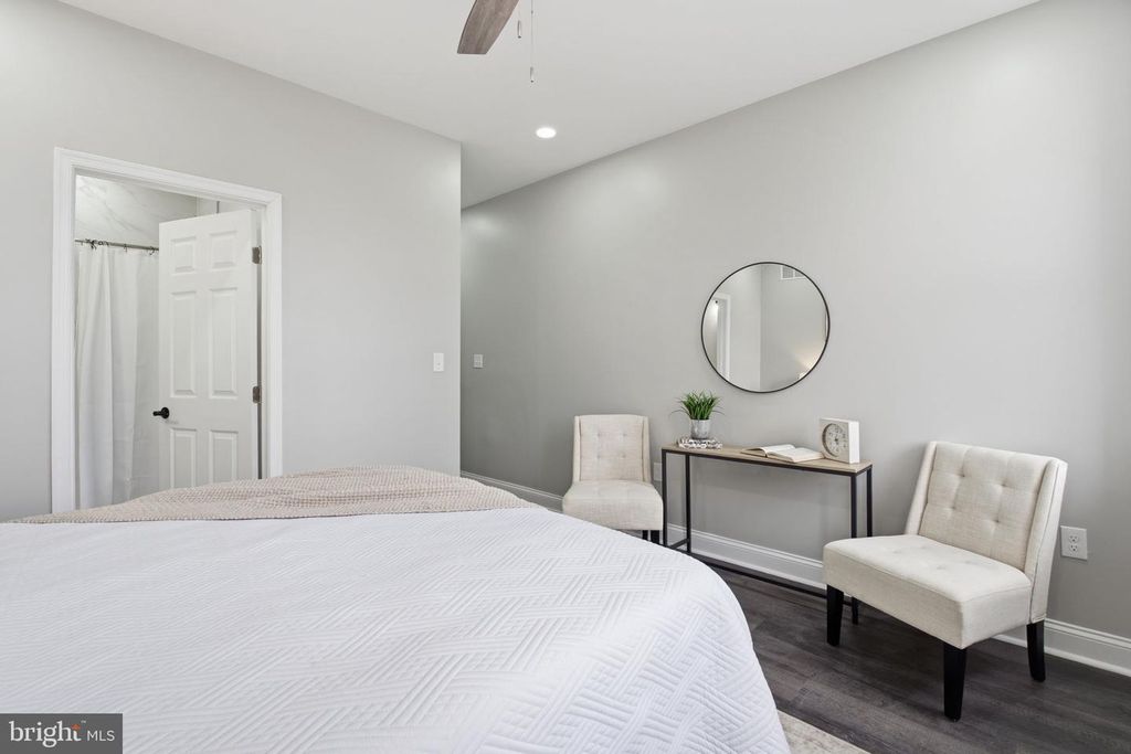 Image 16 of property listing at 1708 E FEDERAL ST, Baltimore, MD 21213