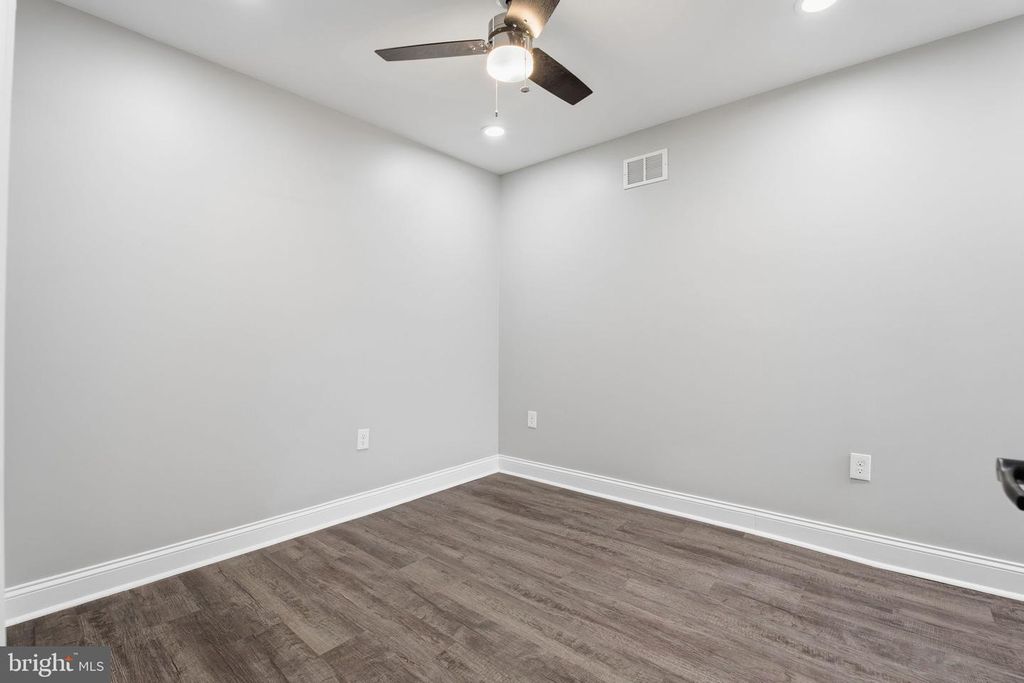 Image 19 of property listing at 1708 E FEDERAL ST, Baltimore, MD 21213