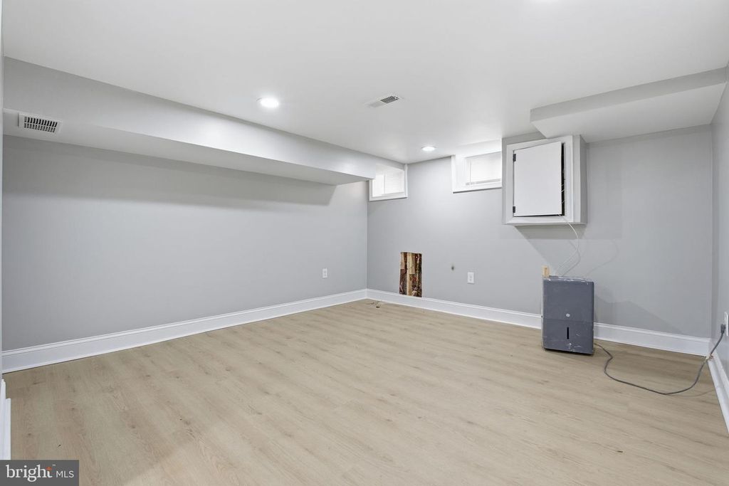 Image 26 of property listing at 1708 E FEDERAL ST, Baltimore, MD 21213