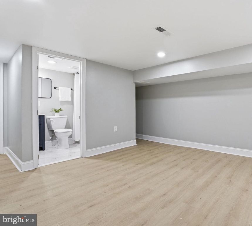 Image 28 of property listing at 1708 E FEDERAL ST, Baltimore, MD 21213