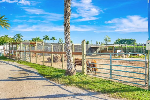 20455 SW 154th Ave, Miami, FL 33187