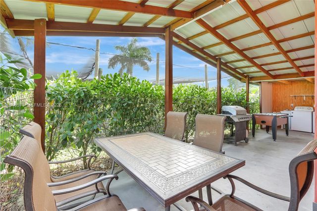 20455 SW 154th Ave, Miami, FL 33187