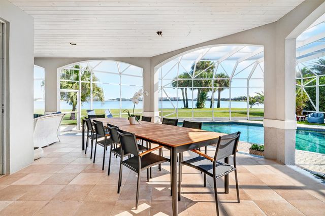 6 Cloister Circle, West Palm Beach, FL 33401