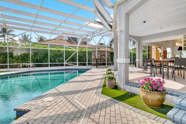 6 Cloister Circle, West Palm Beach, FL 33401