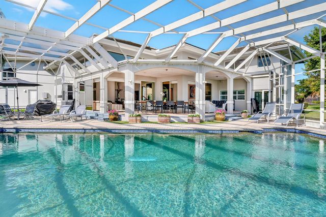 6 Cloister Circle, West Palm Beach, FL 33401