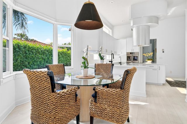 6 Cloister Circle, West Palm Beach, FL 33401