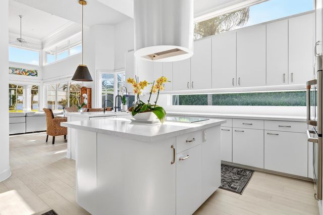 6 Cloister Circle, West Palm Beach, FL 33401