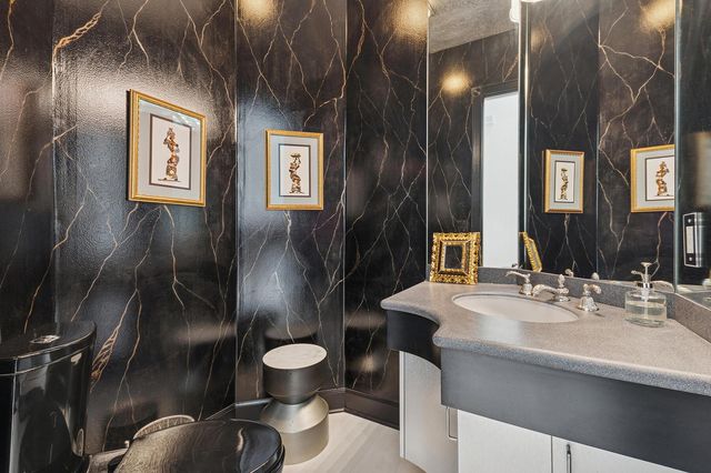 6 Cloister Circle, West Palm Beach, FL 33401