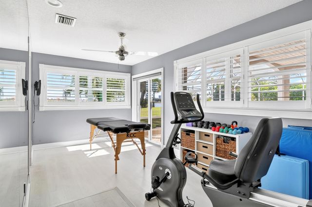 6 Cloister Circle, West Palm Beach, FL 33401