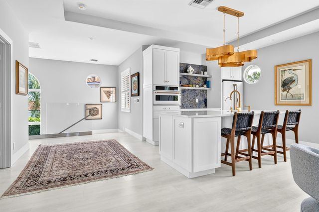 6 Cloister Circle, West Palm Beach, FL 33401