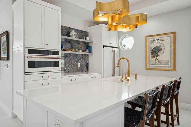 6 Cloister Circle, West Palm Beach, FL 33401