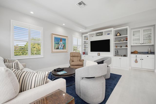 6 Cloister Circle, West Palm Beach, FL 33401