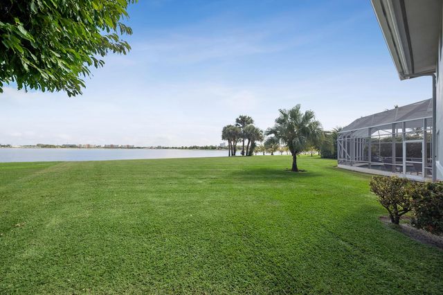 6 Cloister Circle, West Palm Beach, FL 33401