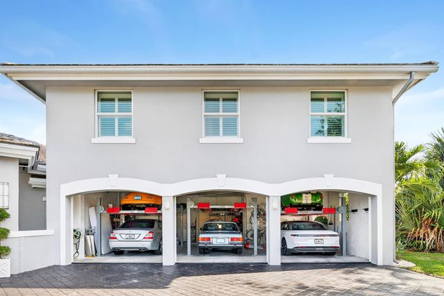 6 Cloister Circle, West Palm Beach, FL 33401