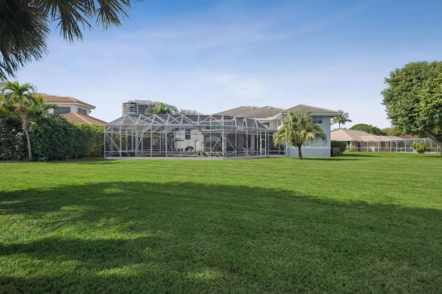 6 Cloister Circle, West Palm Beach, FL 33401