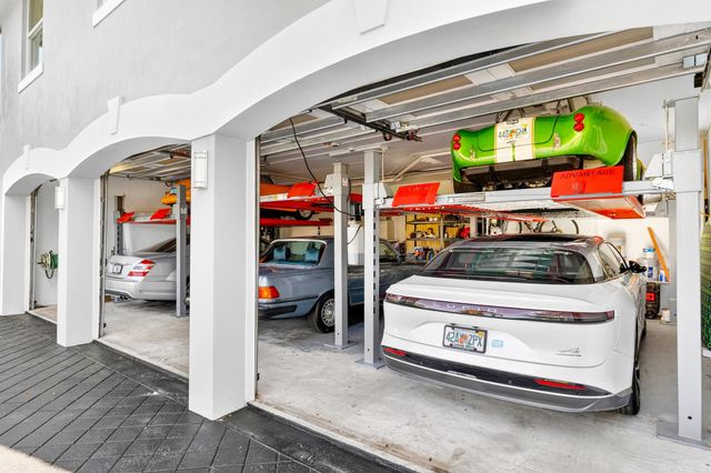 6 Cloister Circle, West Palm Beach, FL 33401