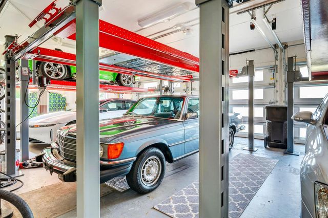 6 Cloister Circle, West Palm Beach, FL 33401