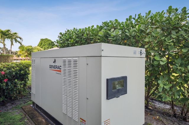 6 Cloister Circle, West Palm Beach, FL 33401