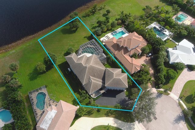 6 Cloister Circle, West Palm Beach, FL 33401