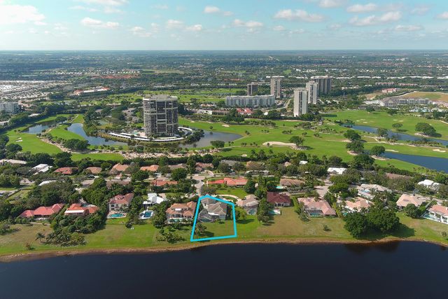 6 Cloister Circle, West Palm Beach, FL 33401